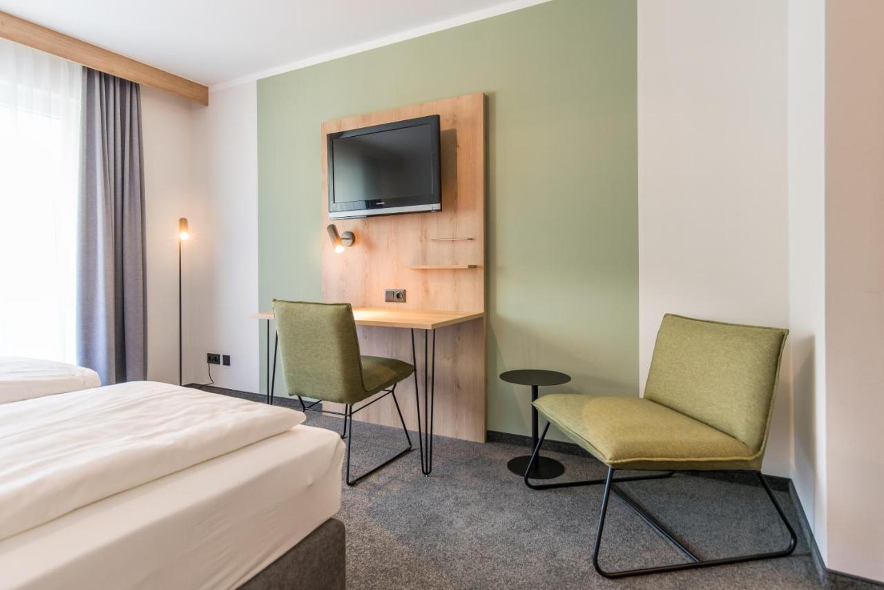 Schwan Hotel 3*
